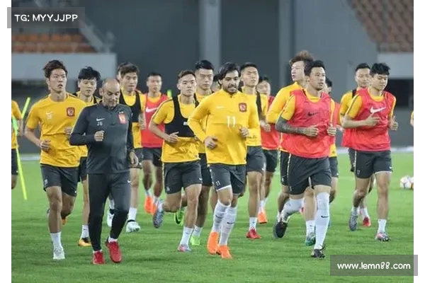 广州富力与广州恒大激烈对决,精彩赛况引发球迷热议与关注 广州富力与广州恒大激烈对决,精彩赛况引发球迷热议与关注
